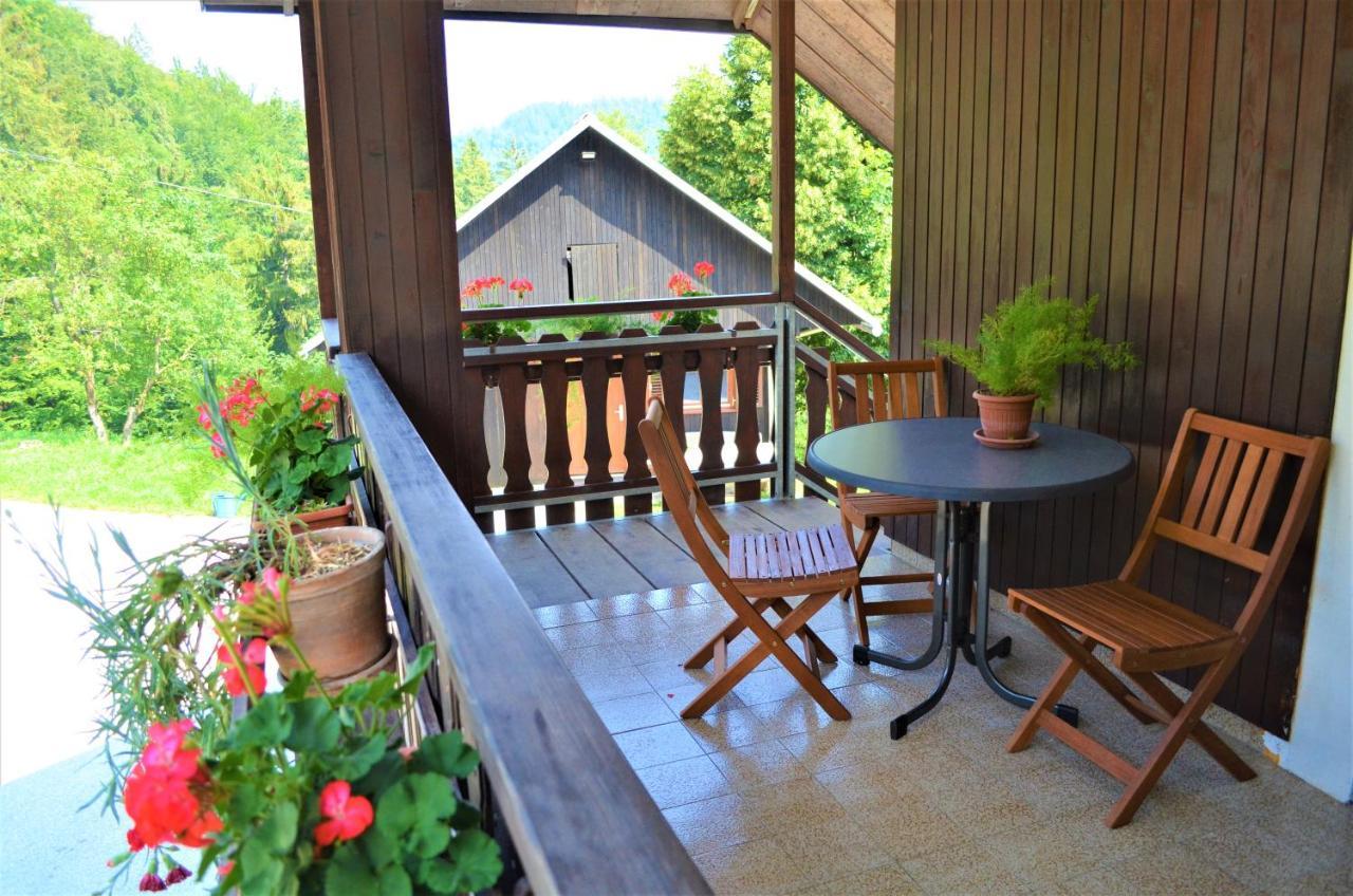 Healing Farm Apartamento Gorenja Vas  Exterior foto