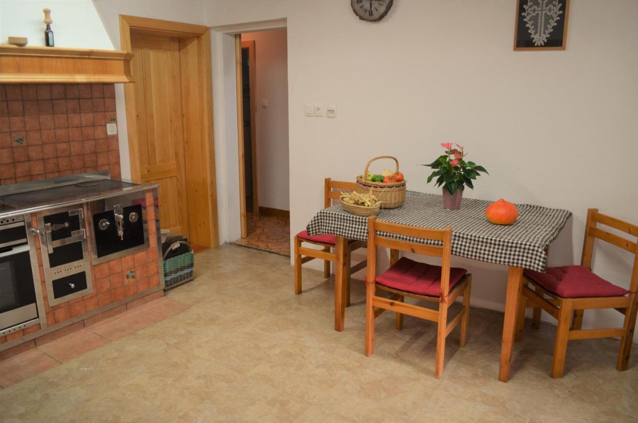 Healing Farm Apartamento Gorenja Vas  Exterior foto