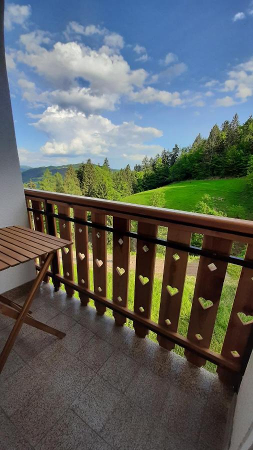 Healing Farm Apartamento Gorenja Vas  Exterior foto
