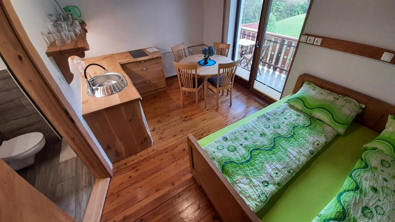 Healing Farm Apartamento Gorenja Vas  Exterior foto